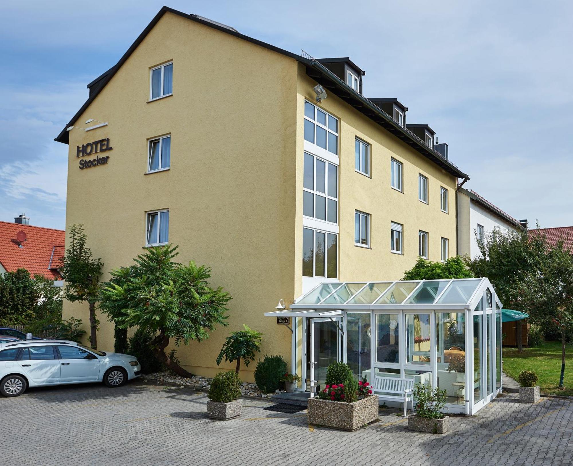 Hotel Gasthof Stocker Obertraubling Exterior photo
